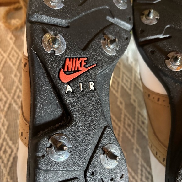 NIKE AIR GOLF SHOES # 950204- White w/Tan Saddle - Women’s Size 6.5. Metal spike - Picture 8 of 11